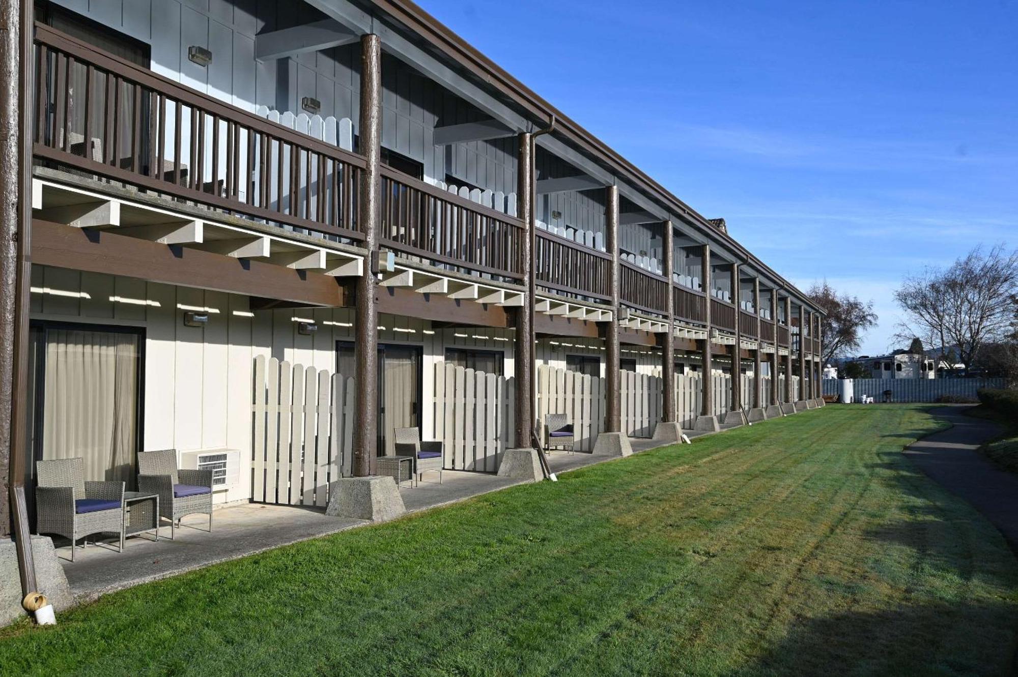 Edgewater Inn And Suites, Ascend Hotel Collection Coos Bay Zewnętrze zdjęcie