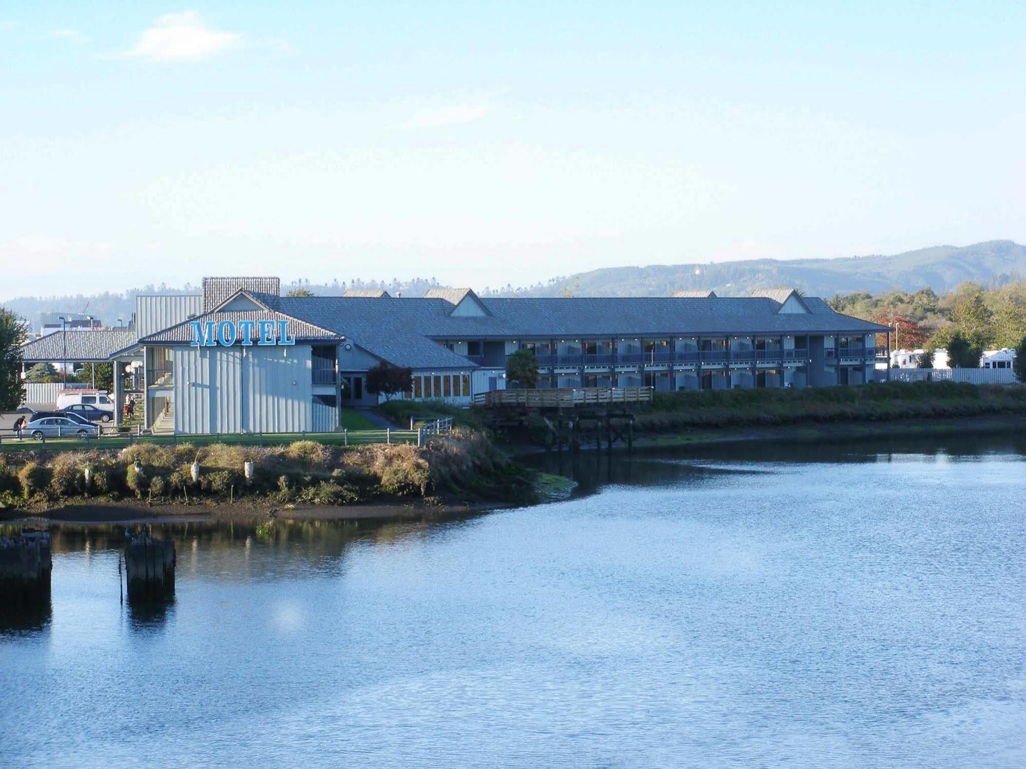 Edgewater Inn And Suites, Ascend Hotel Collection Coos Bay Zewnętrze zdjęcie